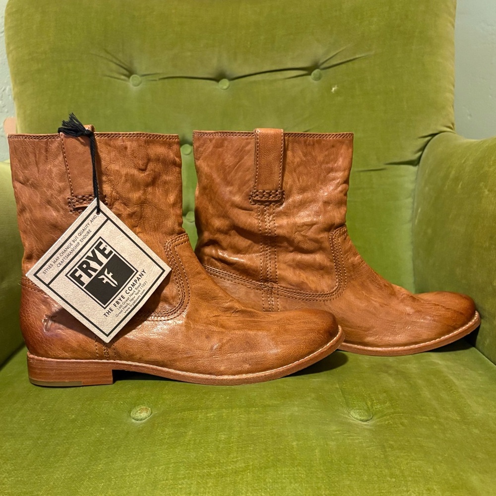 Frye Anna Shortie 9.5 Brown NWT